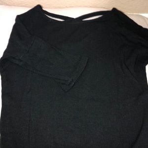 Tight ribbed 1/4 sleeve with cross back